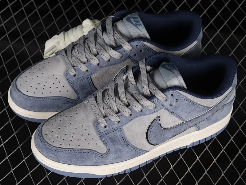All Categories Nk SB Dunk Series Nk SB Dunk Low Low-top sneakers Otomo Katsuhiro x Nk SB Dunk Low "Steamboy OST" Creative customization collaboration Otomo Katsuhiro co-branded SB low-top sports and leisure sneakers DR3369-526